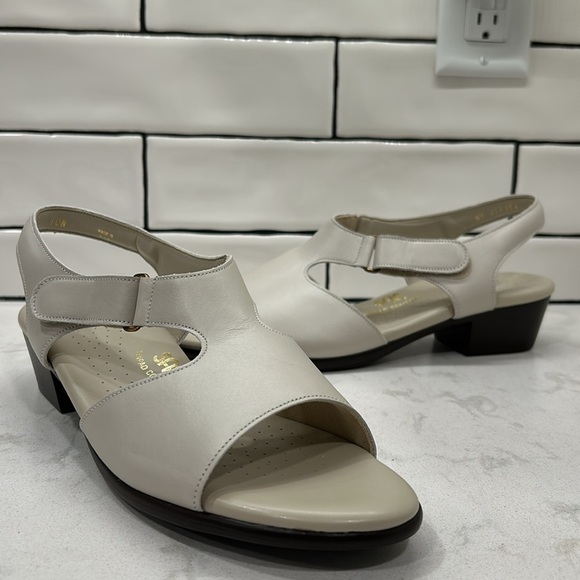 SAS Suntimer Heel Strap Sandal Pearl Bone Size 10 - Picture 15 of 15